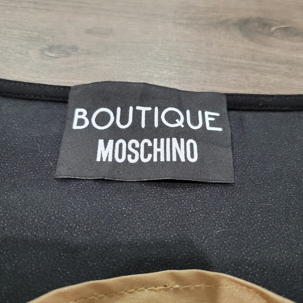Boutique Moschino Black Women's Sweater with Gold Bow - Size Medium - Picture 6 of 9